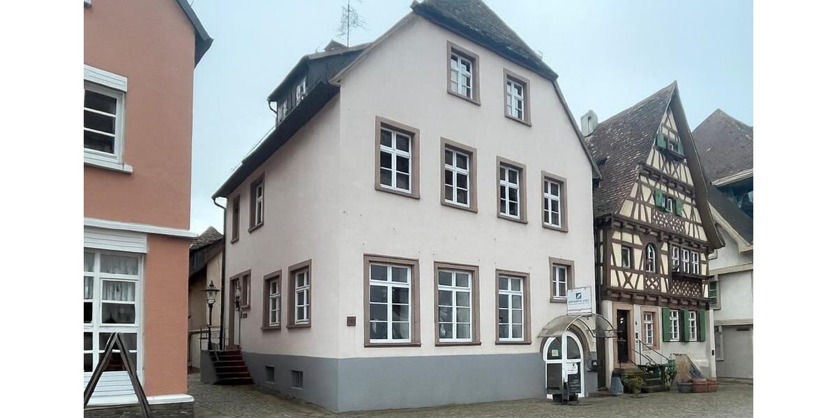 172 m² Wohnen wie im Stadthaus – mitten in der Ettlinger Innenstadt 6 zimmer