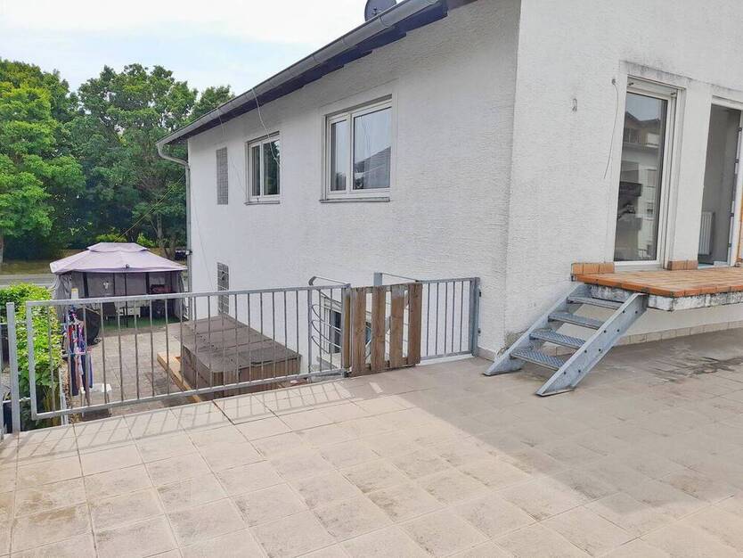 Vielseitiges, modernisiertes Zweifamilienhaus mit großem Potenzial in zentraler Lage