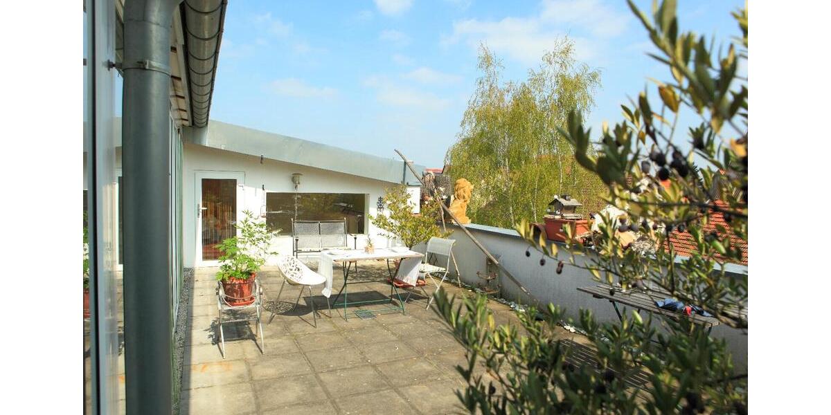 Schönes Loft mit großer Terrasse. 4 zimmer