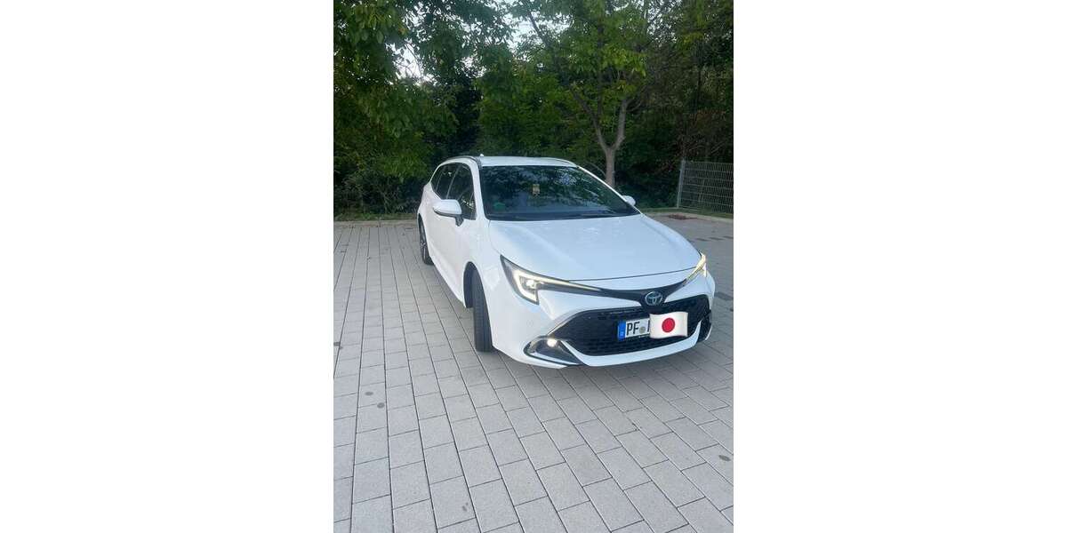 Toyota Corolla 33.000 km 26.900 &euro; Pforzheim 75181