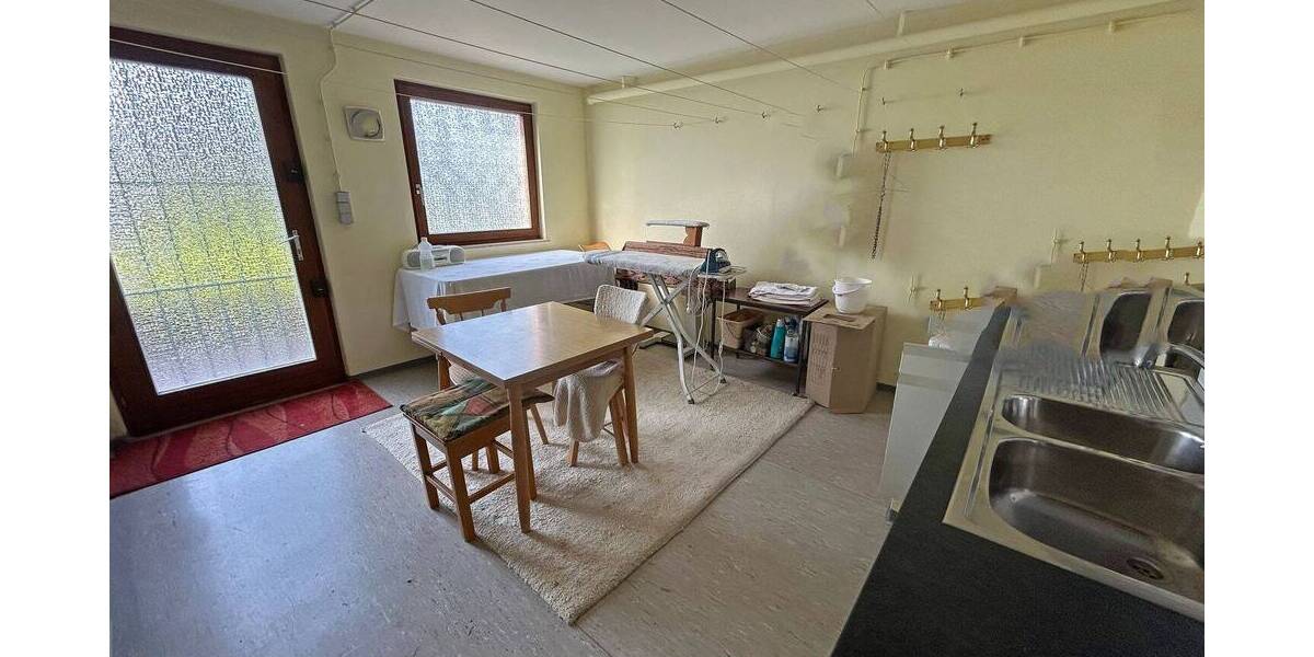 Viel Platz bietet Ihnen dieses Zweifamilienhaus in bester Wohnlage 1 zimmer