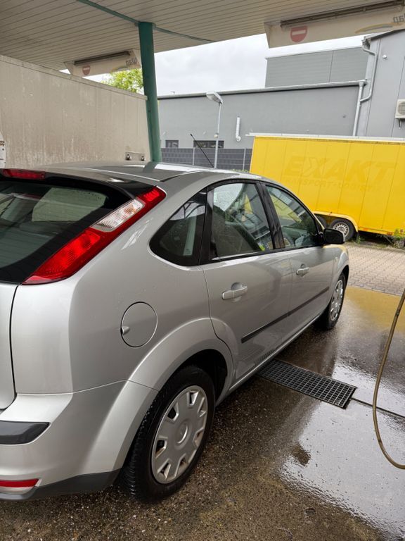 Ford Focus 95.300 km 5.999 € Karlsbad 76307