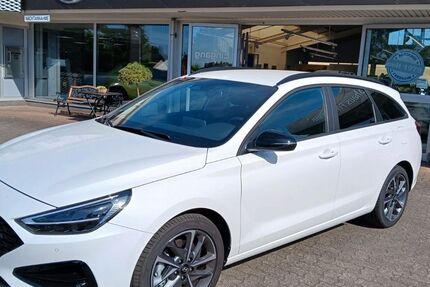 Hyundai i30 4.500 km 23.400 € Steinfeld 76889
