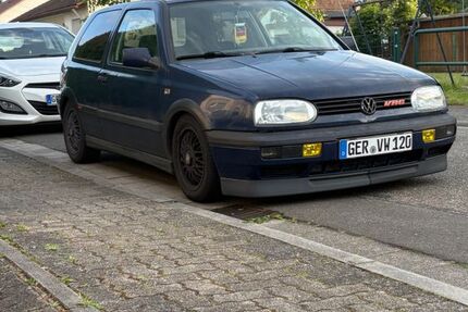 VW Golf 7.999 km 3.300 &euro; Steinweiler 76872