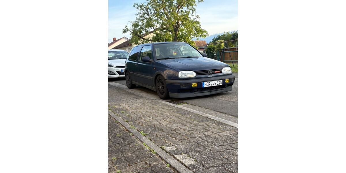 VW Golf 7.999 km 3.300 &euro; Steinweiler 76872