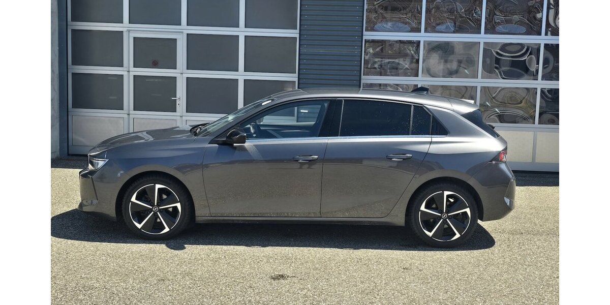 Opel Astra Elegance Klima Kamera 33.000 km 19.998 &euro; Landau 76829