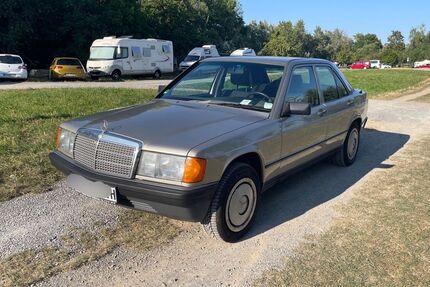 Mercedes-Benz 190 211.000 km 7.200 &euro; Karlsruhe 76135