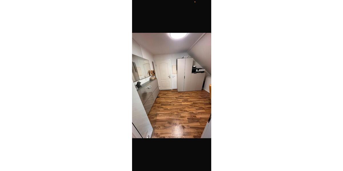 Dachgeschoßwohnung Straubenhardt - 2.5 Zimmer, 69 m&sup2;, 720&euro; | Angebot:26232799