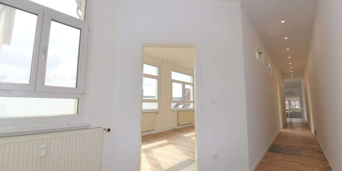 Etagenwohnung Pforzheim Nordstadt - 3 Zimmer, 121 m&sup2;, 990&euro; | Angebot:27440613