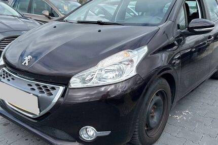 Peugeot 208 98.000 km 6.600 &euro; Muggensturm 76461