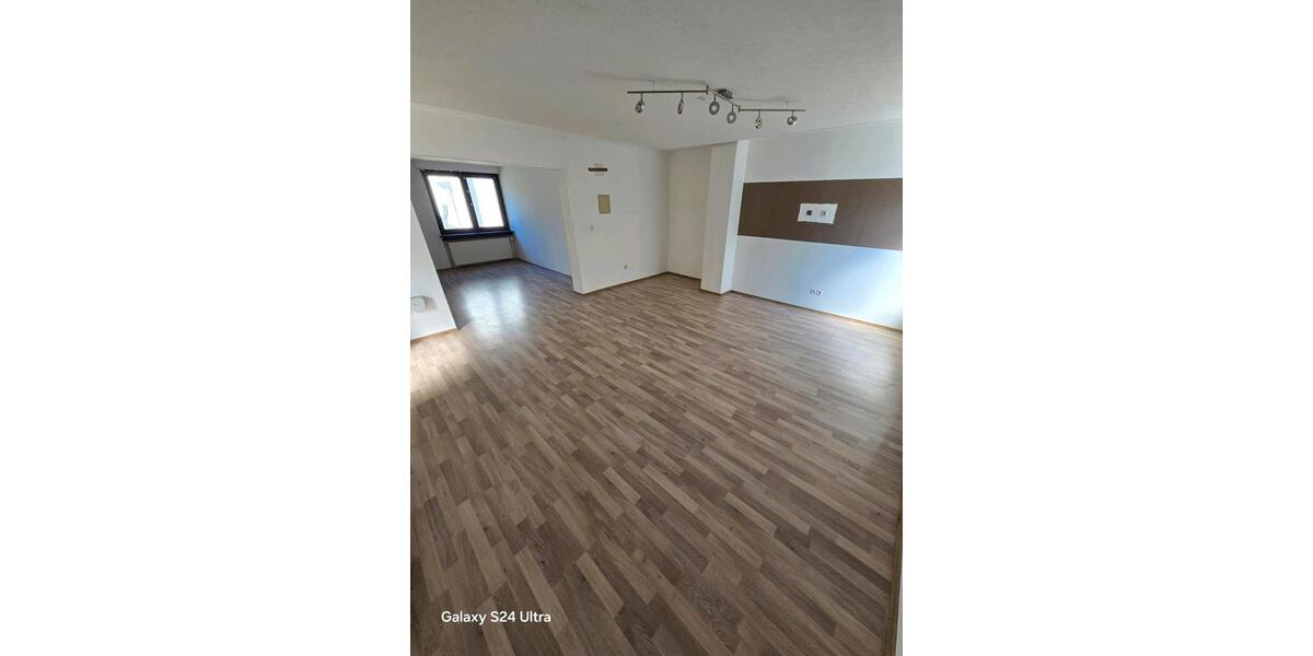 Eigentumswohnung inkl. TLB, EBK und Garage 5 zimmer