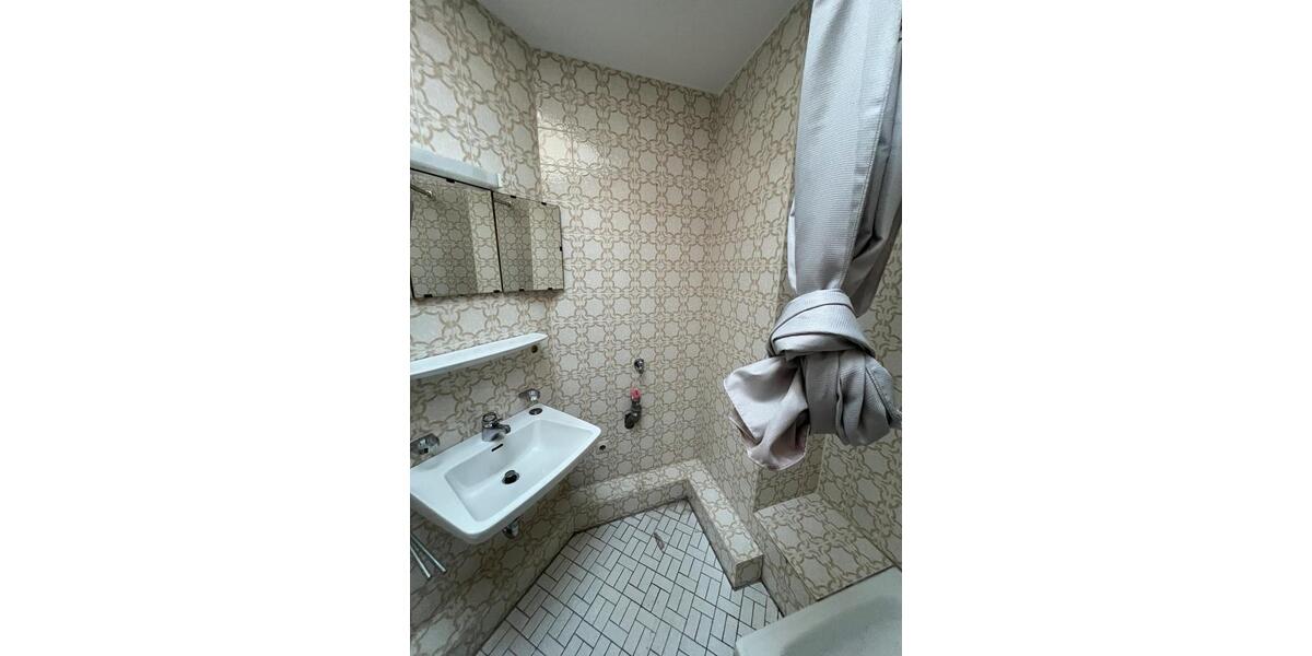 Etagenwohnung Pforzheim Nordstadt - 1 Zimmer, 32 m&sup2;, 450&euro; | Angebot:26420526