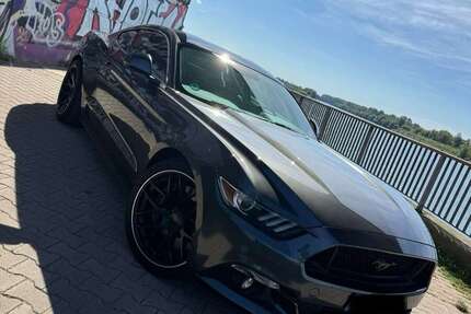 Ford Mustang 133.000 km 31.900 € Gaggenau 76571