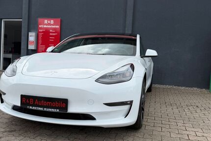 Tesla Model 3 36.196 km 33.499 &euro; Gaggenau 76571