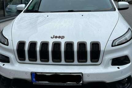 Jeep Cherokee 145.000 km 14.600 &euro; Karlsruhe 76227