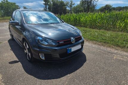 VW Golf 171.100 km 8.200 &euro; Berg 76768