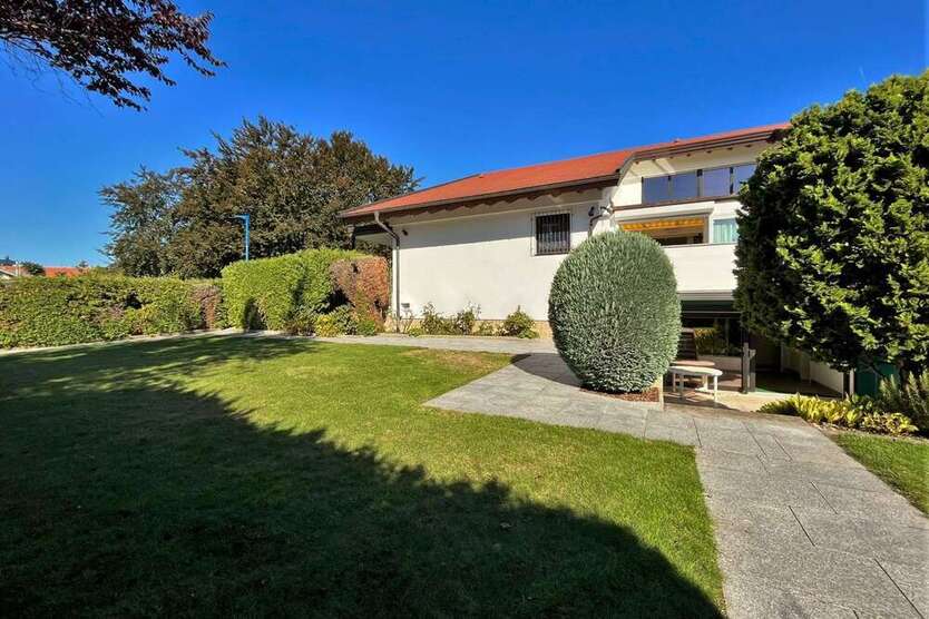 Haus zum Kaufen in Waldbronn 1.150.000 € 370 m²