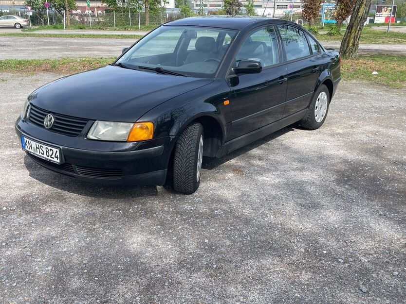 VW Passat 278.093 km 1.100 € Karlsruhe 76185