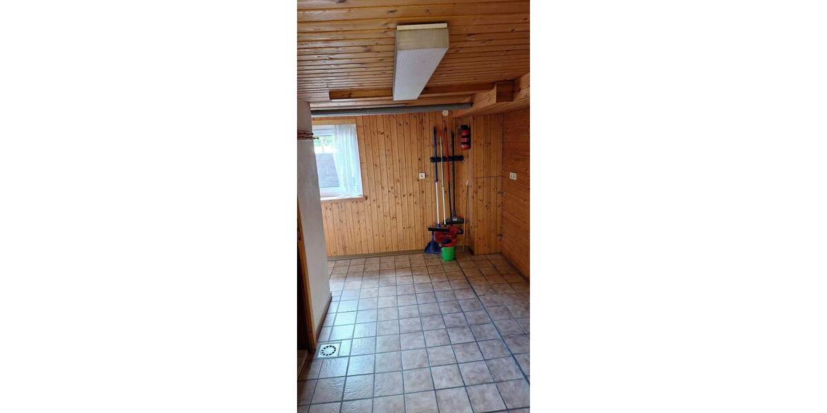 Reserviert! Sofort einziehen! Gepflegte, unterkellerte DHH in NeureutKirchfeld in ruhiger Lage, mit großem pflegeleichten Garten in Wald- u. Seenähe 4 zimmer