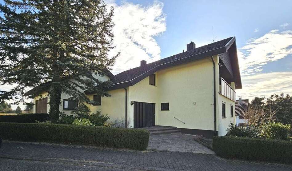 Haus zum Kaufen in Bretten 690.000 € 262 m²