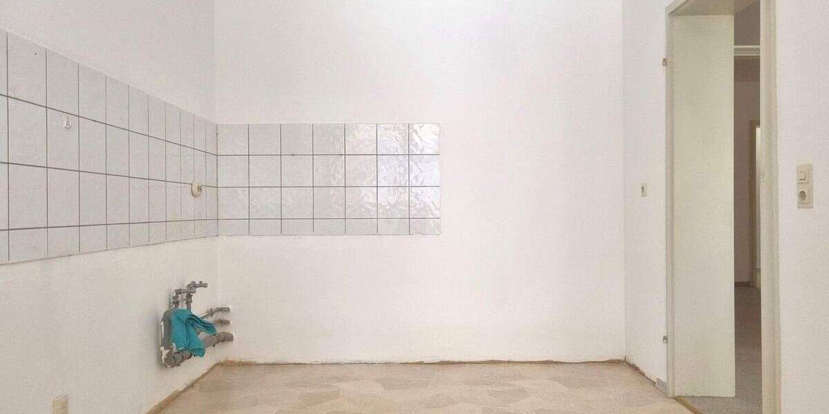 Etagenwohnung Pforzheim Südweststadt - 2 Zimmer, 90 m&sup2;, 198.000&euro; | Angebot:25473875