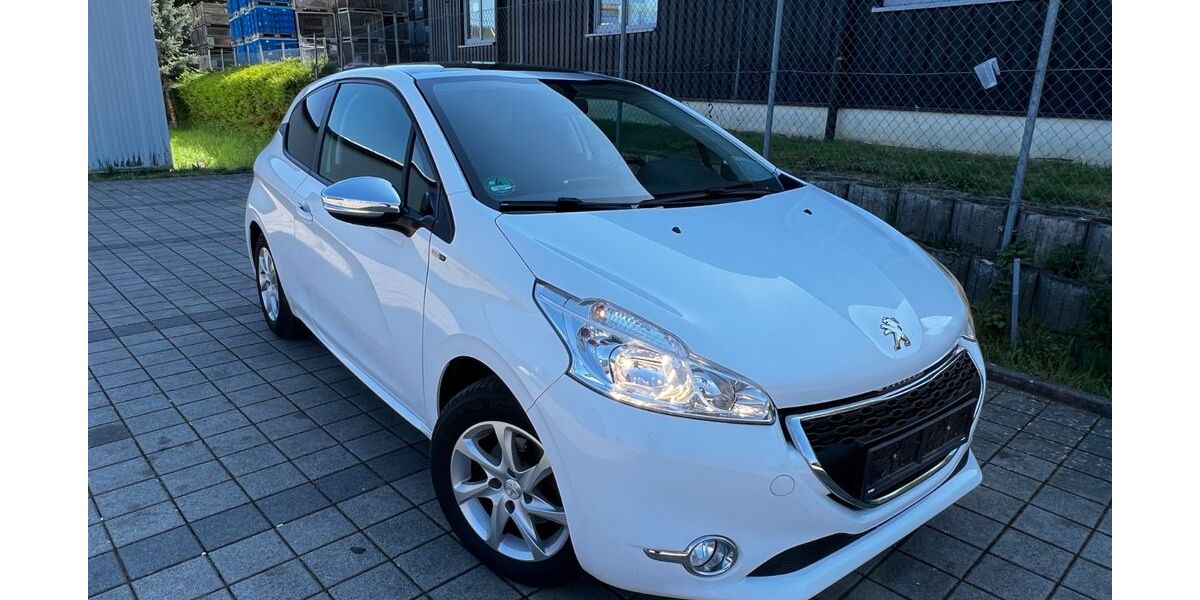 Peugeot 208 82.990 km 5.990 &euro; Pforzheim 75172