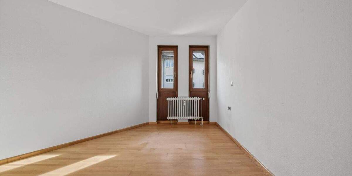 Etagenwohnung Karlsruhe Oststadt - 2 Zimmer, 75 m&sup2;, 299.000&euro; | Angebot:25680961