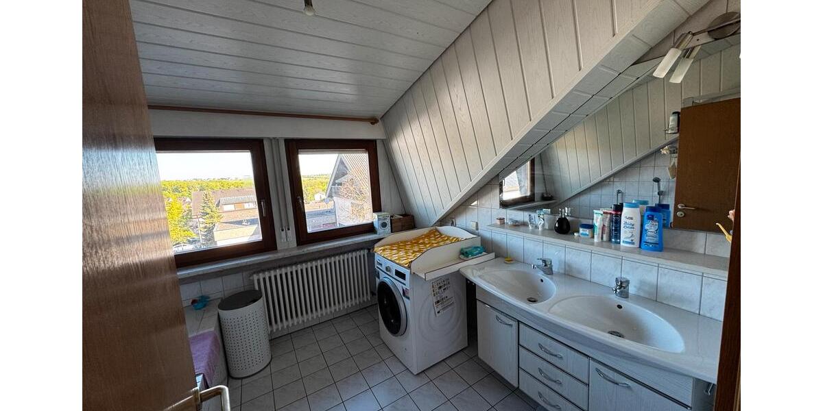 Dachgeschoßwohnung Ölbronn-Dürrn Dürrn - 4 Zimmer, 113 m&sup2;, 980&euro; | Angebot:26030765