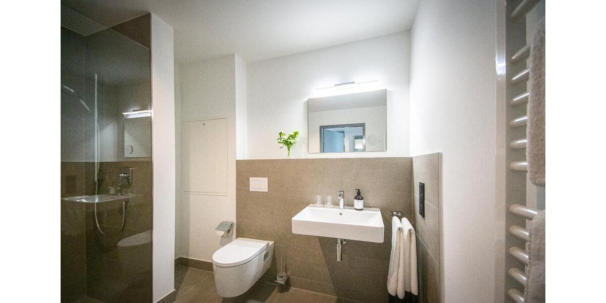 großes Apartment, 2 Zimmer, möbliert mit Balkon, Flatratemiete 2 zimmer