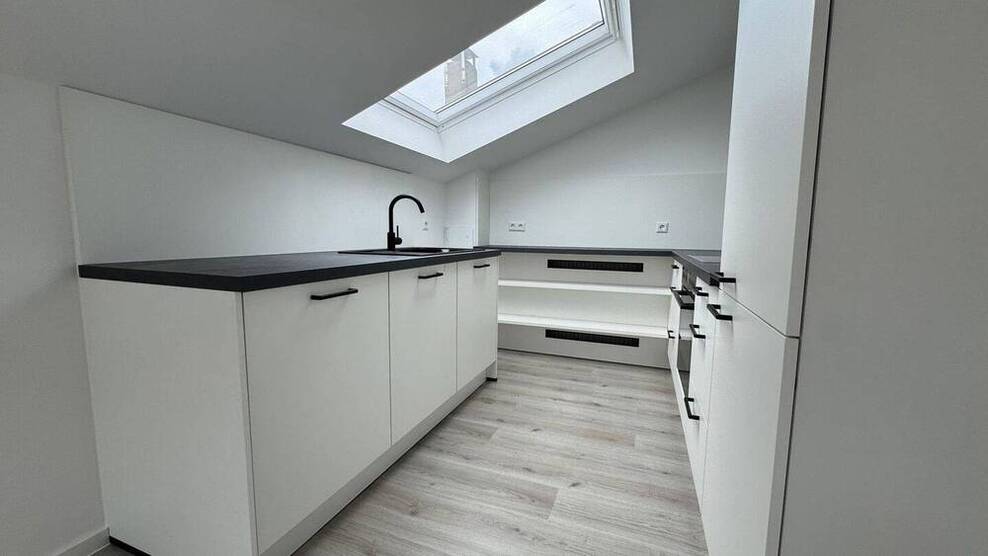Elegantes Wohnen auf neuem Niveau - 3 Zimmer, stilvoll saniert mit neuer EBK- Erstbezug!