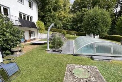 TRAUMHAFTER BLICK IN SÜDHANGLAGE MIT GARTEN 8 zimmer