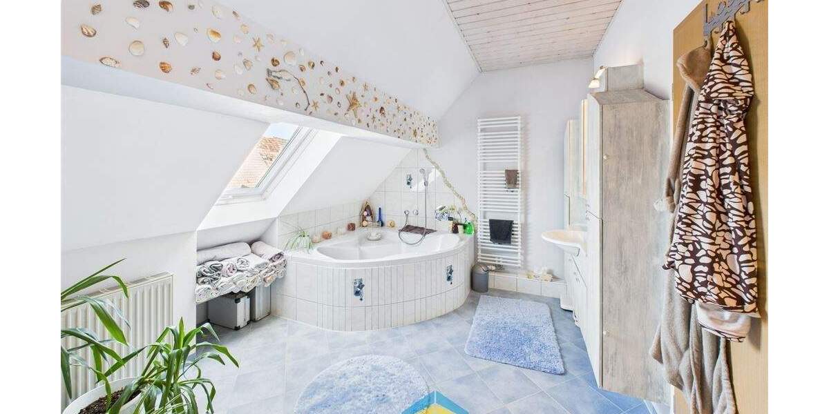 Doppelhaushälfte Stutensee Spöck - 9 Zimmer, 274 m&sup2;, 719.000&euro; | Angebot:23097679