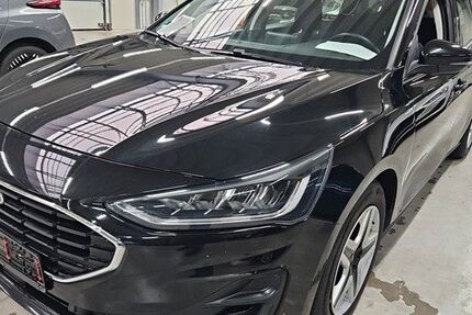 Ford Focus 138.144 km 12.490 € Bretten 75015