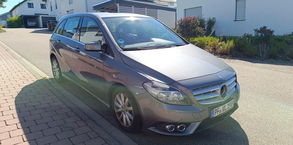 Mercedes-Benz B 180 142.000 km 8.800 € Ölbronn-Dürrn 75428