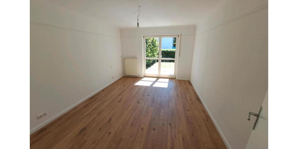 Bungalow Landau in der Pfalz - 8 Zimmer, 219 m&sup2;, 2.490&euro; | Angebot:26445773