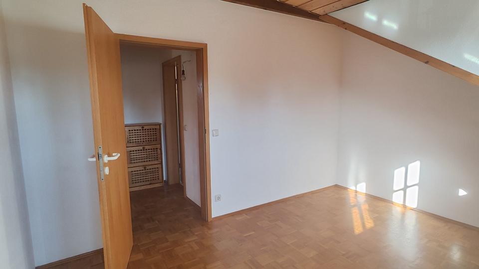 Dachgeschoßwohnung Waldbronn - 4 Zimmer, 96 m&sup2;, 331.000&euro; | Angebot:25301705