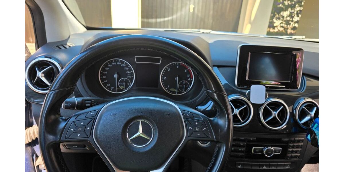 Mercedes-Benz B 180 230.958 km 4.444 &euro; Engelsbrand 75331