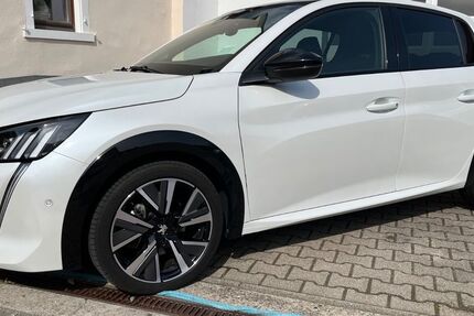 Peugeot 208 8.900 km 17.990 &euro; Pfinztal 76327