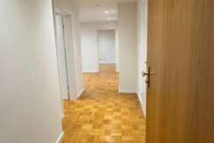 Stilvolle 3,5 Zimmer Dachgeschosswohnung in Toplage- Sedansplatz 3.5 zimmer