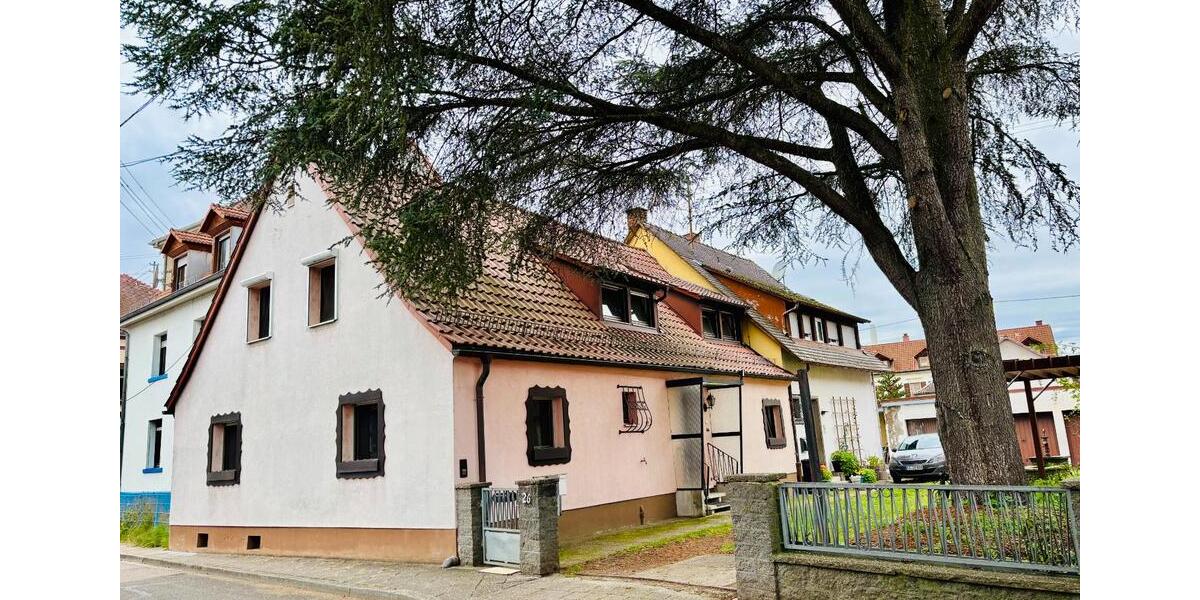 Charmante sanierungsbedürftige Doppelhaushälfte mit Altbaucharme 4 zimmer