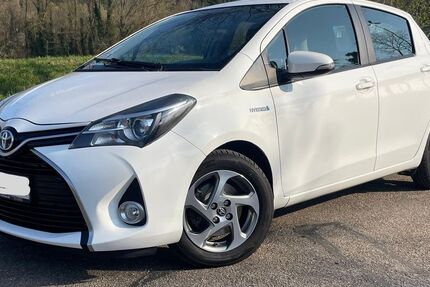 Toyota Yaris 156.000 km 9.400 &euro; Karlsruhe 76229