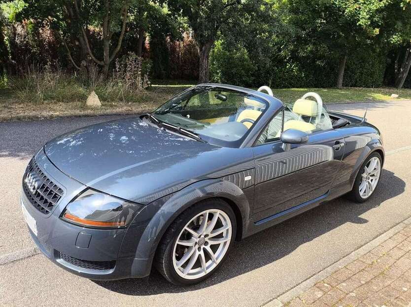 Audi TT 110.800 km 10.690 € Kämpfelbach 75236