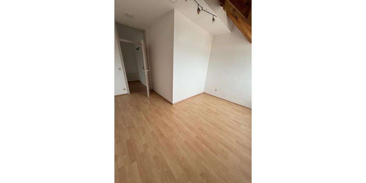 Dachgeschoßwohnung Rastatt - 2.5 Zimmer, 86 m&sup2;, 910&euro; | Angebot:26415113