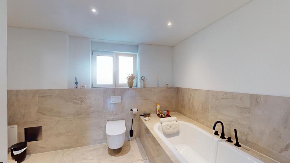 Erdgeschoßwohnung Kraichtal - 6 Zimmer, 208 m&sup2;, 385.000&euro; | Angebot:27120859