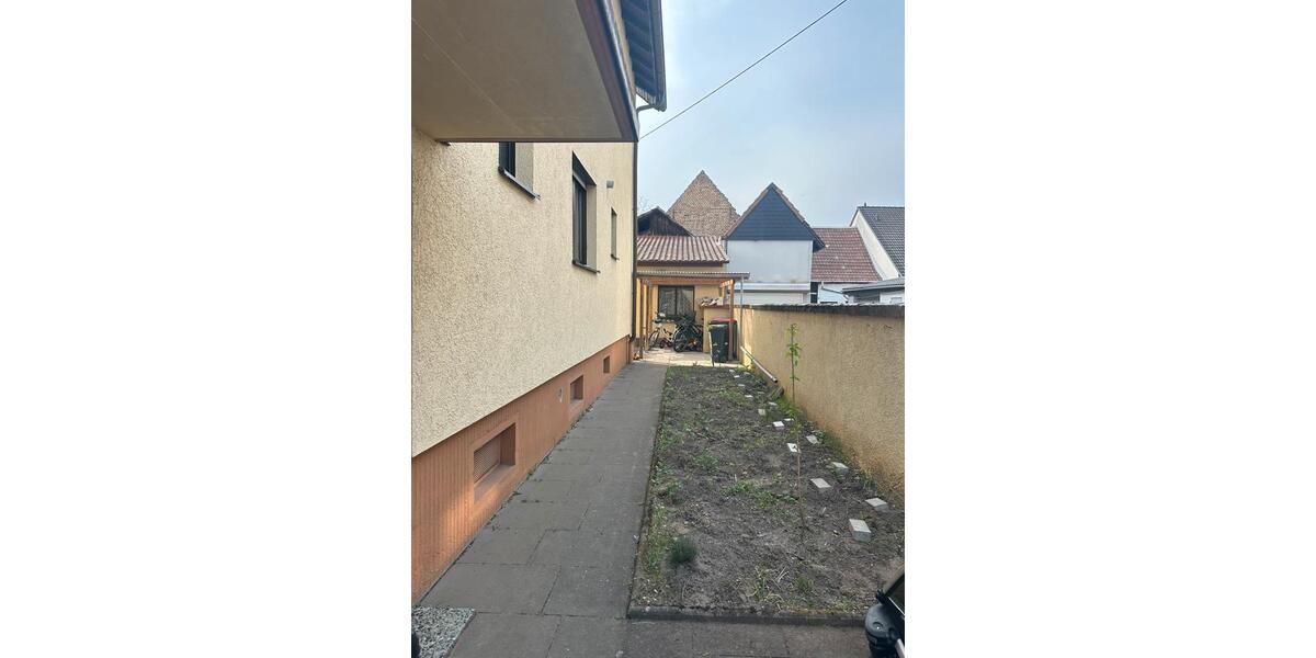 Erdgeschoßwohnung Karlsruhe Neureut - 3.5 Zimmer, 89 m&sup2;, 1.250&euro; | Angebot:26105566