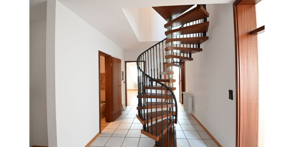 Dachgeschoßwohnung Karlsruhe Hagsfeld - 5 Zimmer, 145 m&sup2;, 519.000&euro; | Angebot:25103056