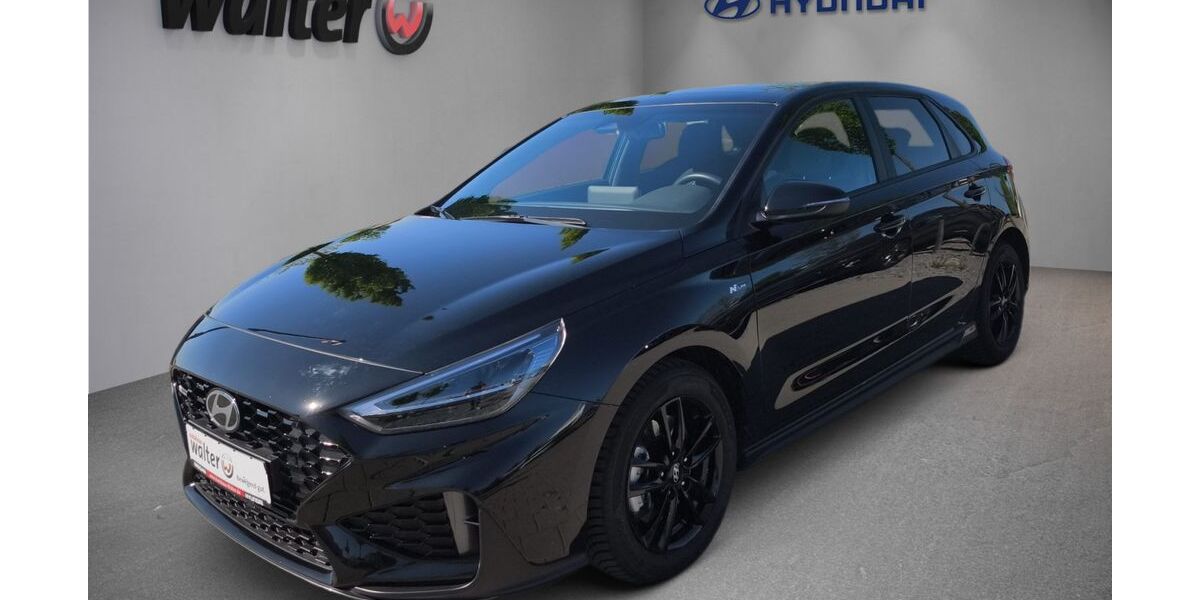Hyundai i30 12.400 km 23.490 &euro; Pforzheim 75177
