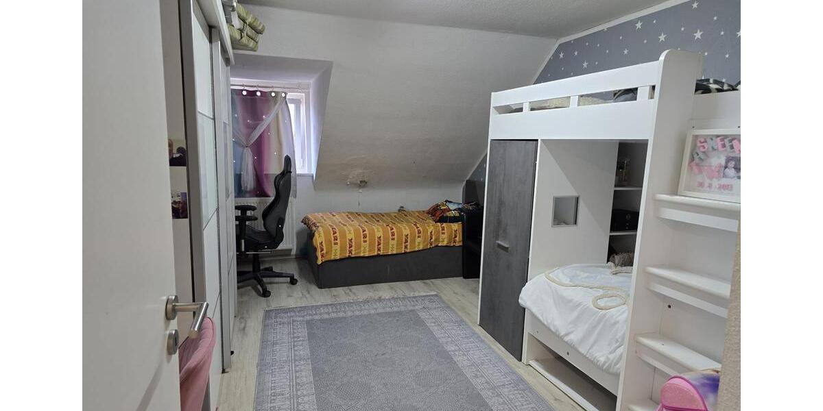 Dachgeschoßwohnung Pforzheim - 3 Zimmer, 95 m&sup2;, 189.000&euro; | Angebot:27120851