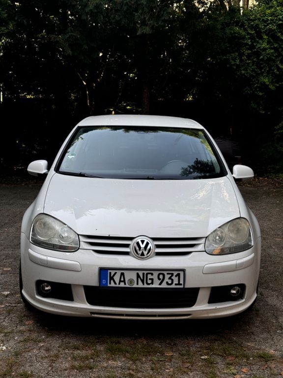 VW Golf 182.000 km 2.899 € Karlsruhe 76185