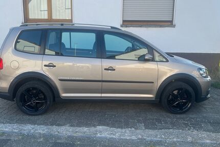 VW Touran 156.700 km 11.400 &euro; Hördt 76771
